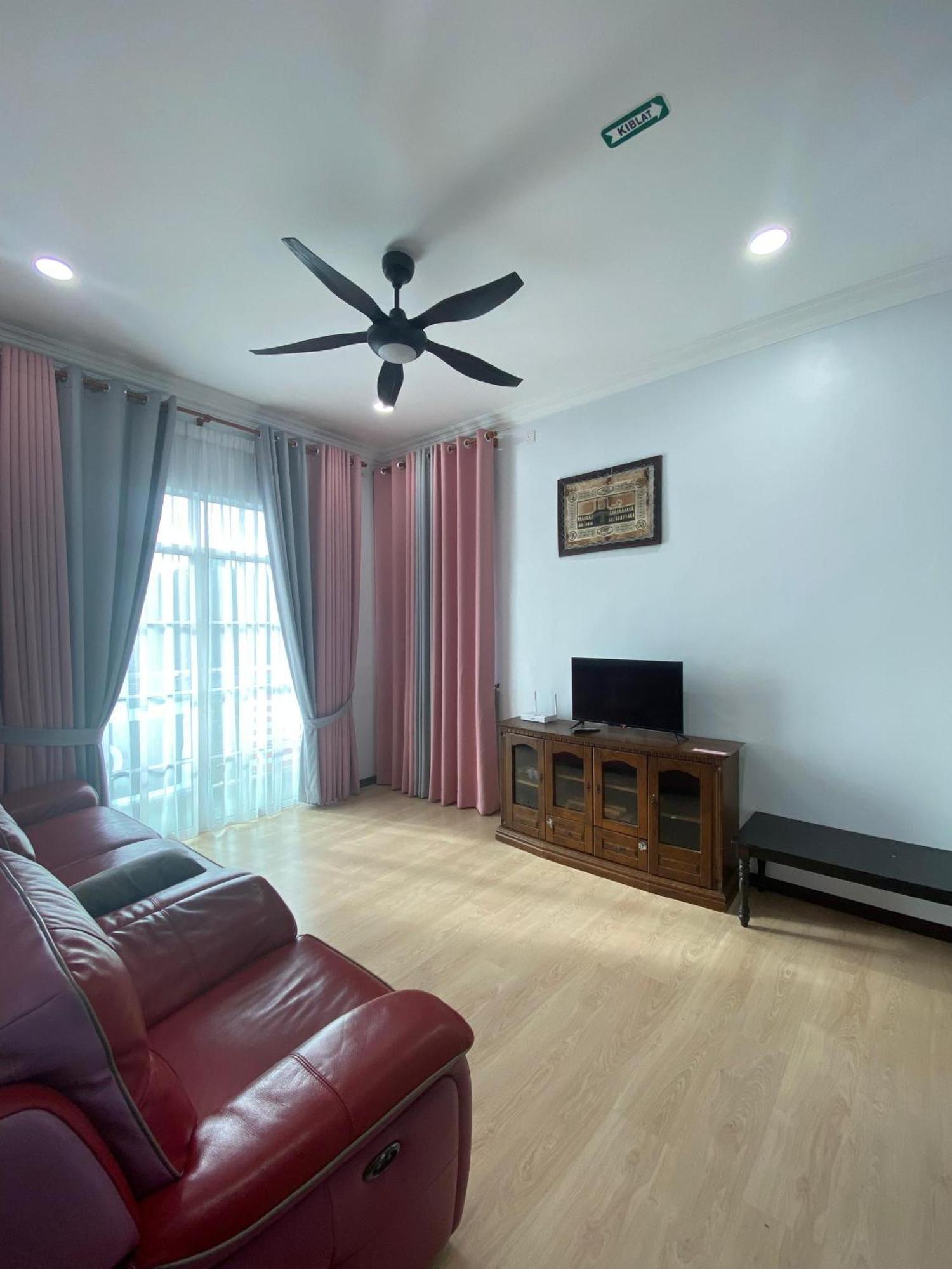 Homestay Tokma 2 Marang Luaran gambar